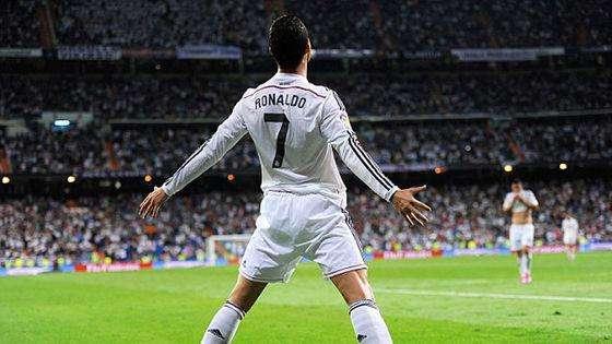 足球十大失败进球庆祝,实况足球怎样脱球衣庆祝