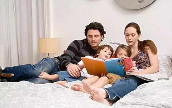 睡前听书对孩子的影响,睡前听故事对身体有没有危害