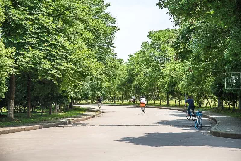 不在汉口的汉口学院，聚集了大花岭大学城最好吃的美食！