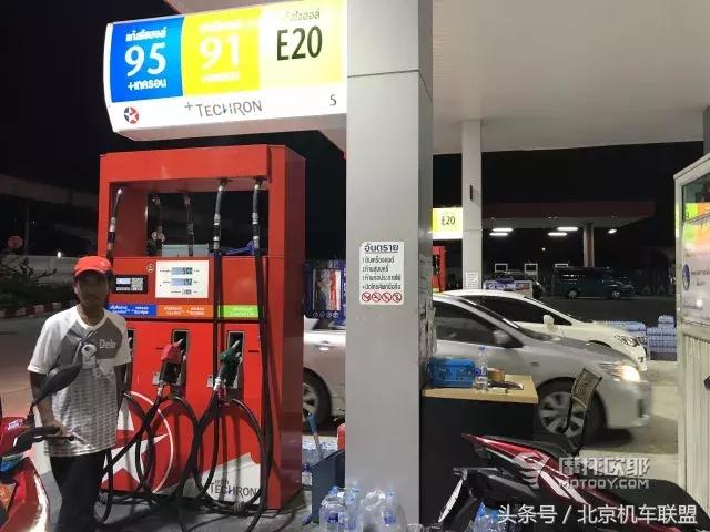 「人家的摩托车用品超市」戴着头盔去旅行之东南亚泰国篇