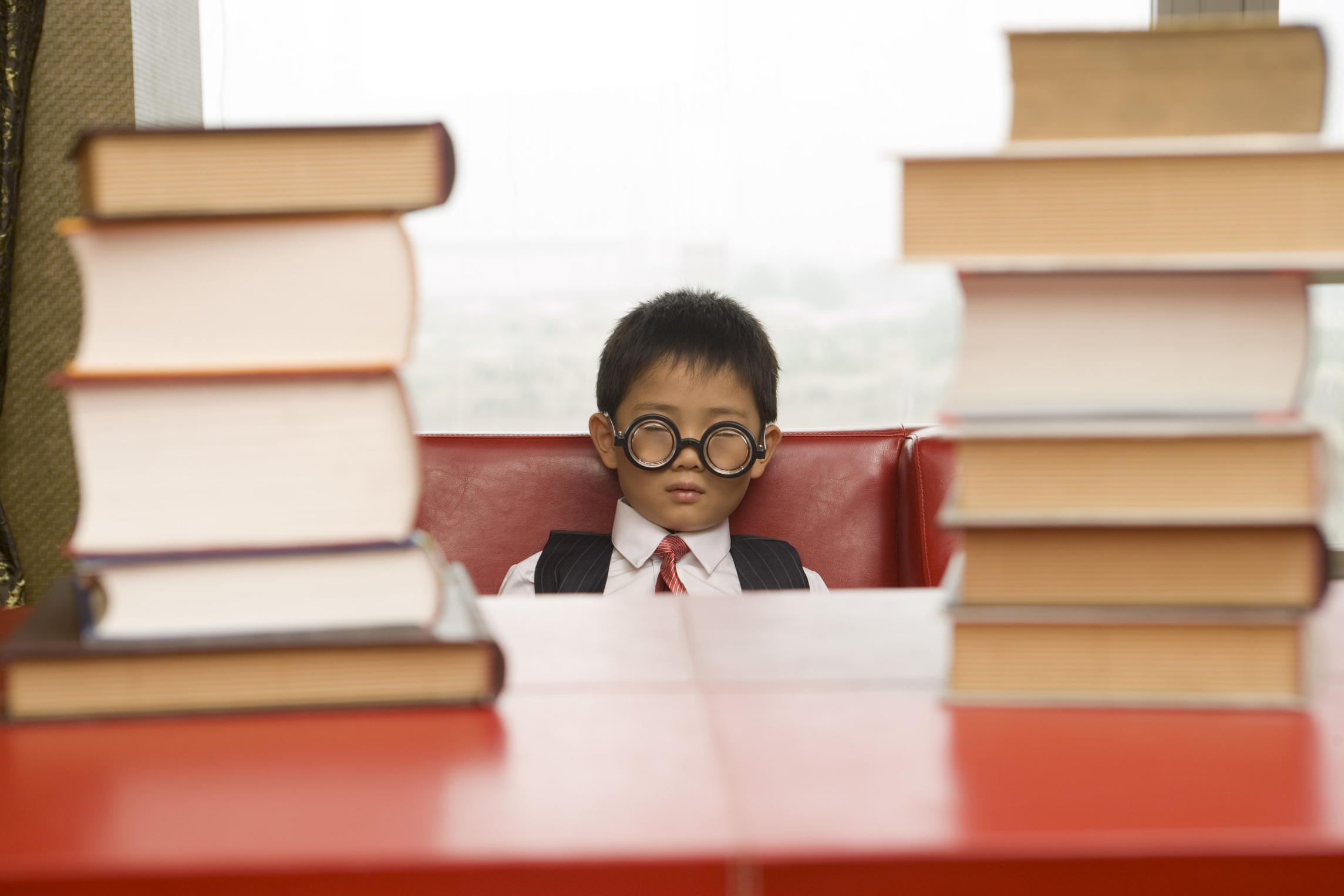 孩子真近视了怎么恢复正常视力,孩子近视了能通过眼镜矫正恢复吗