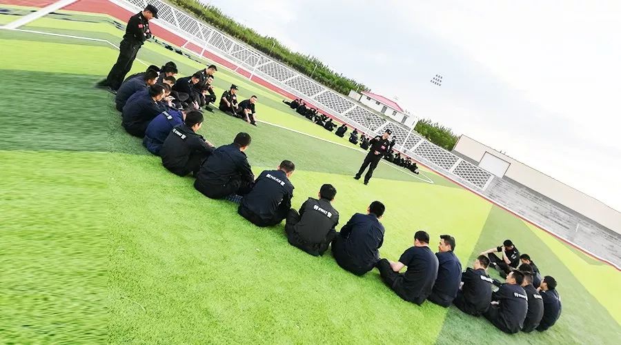 警务实战教官为民警讲授实战技能,警务实战教官需要具备哪些能力