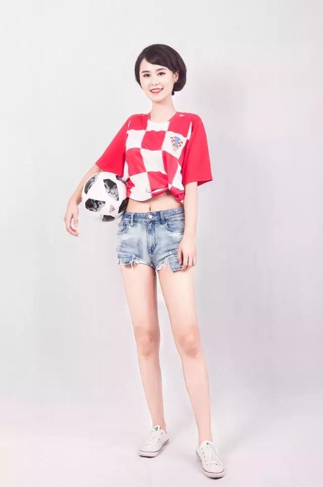 空姐和空姐格斗,足球比赛空姐