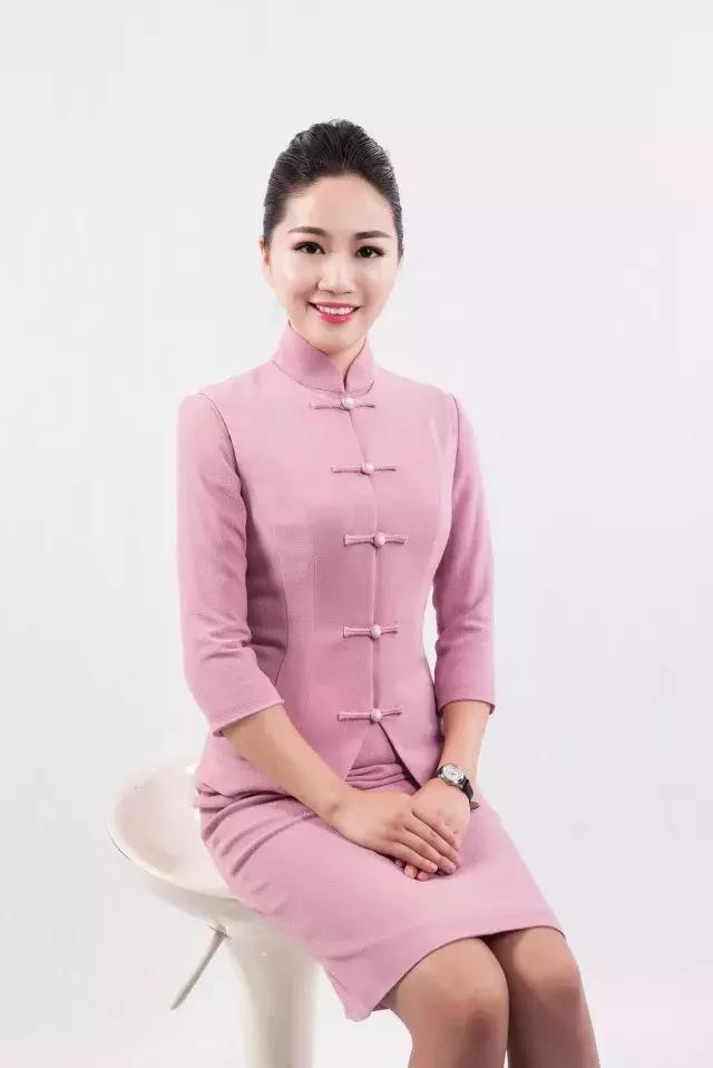 空姐足球教练,空姐踢球