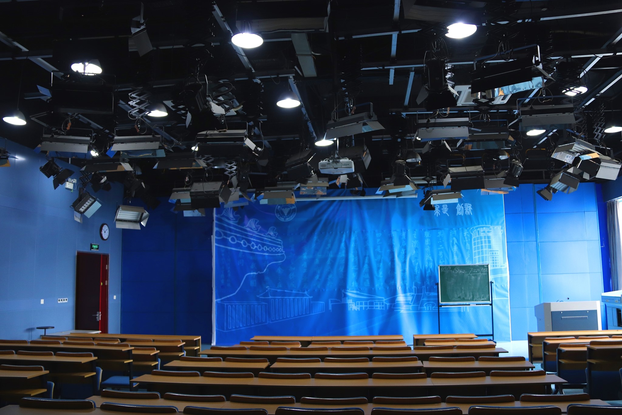 浙江大学智慧教室方案,浙江学校智慧讲台