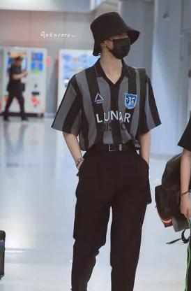 关晓彤世界杯,世界杯如何穿衣搭配好看