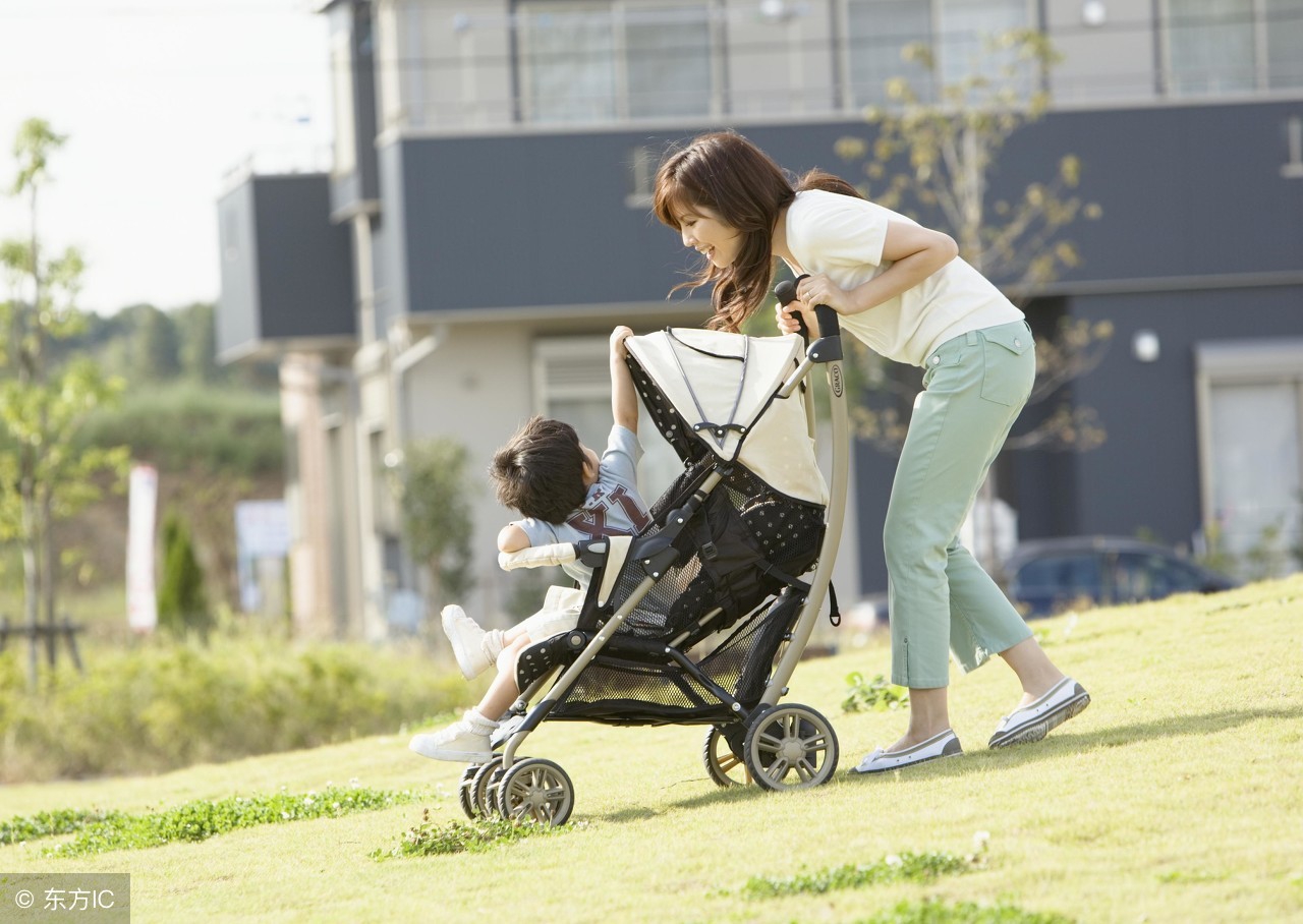 夏天炎热宝宝中暑了怎么办,夏季宝宝中暑应该怎么办