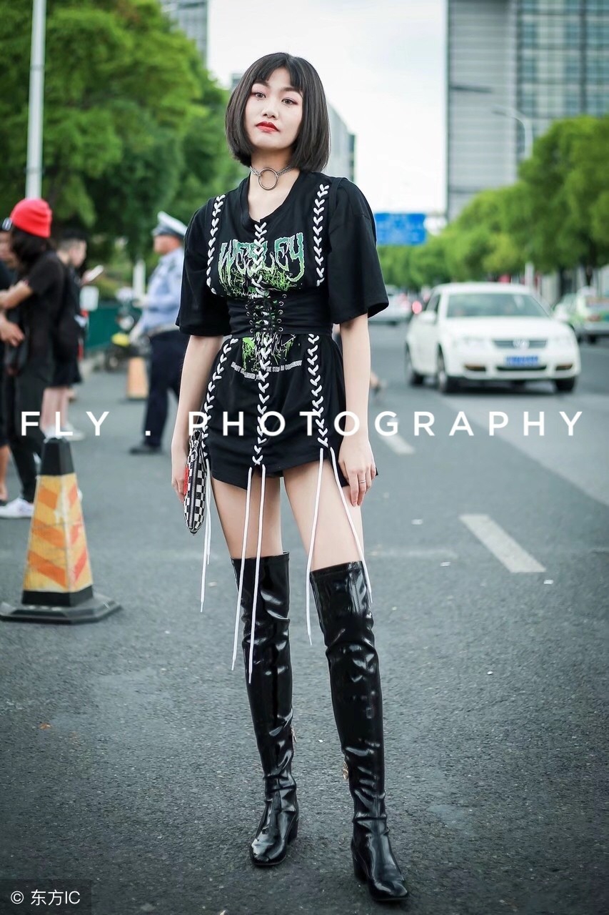 潮穿搭配什么口红,休闲风穿搭适合什么口红