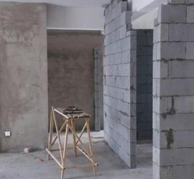 原来墙体这样砌才是正确的，难怪自己家的墙面挂不住东西呢