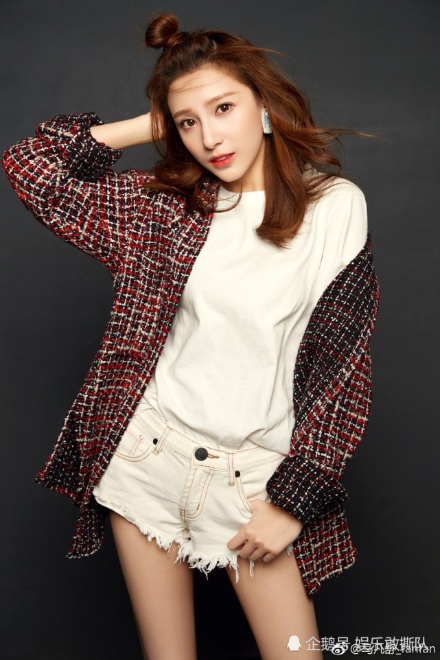 cctv5足球外景女主持人,cctv5足球美女主播