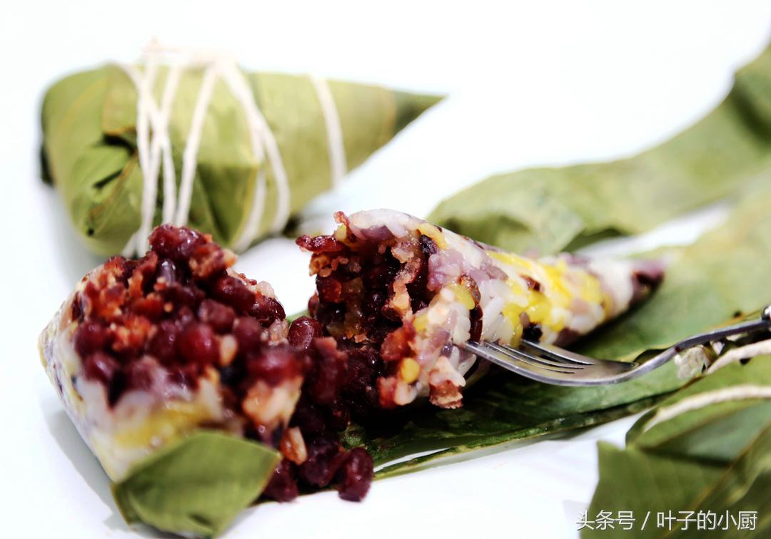 不会包粽子简单的蒸一下,不会包粽子的慢动作