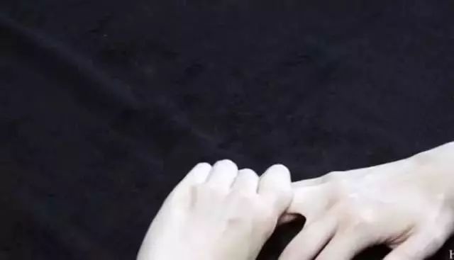 关于治疗颈椎炎的穴位,颈椎病气管炎按摩