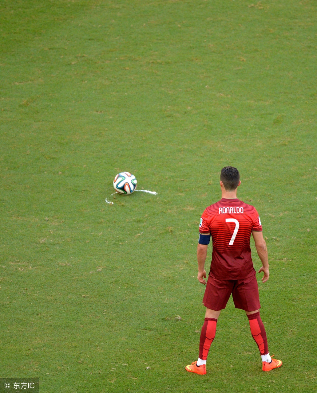 点球攻防推守方人墙,点球判罚中攻防违例处理