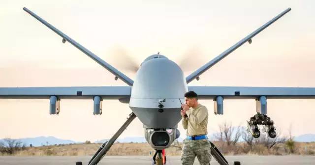 中国*用军**无人机物美价廉抢光无人机市场，美作茧自缚自食其果