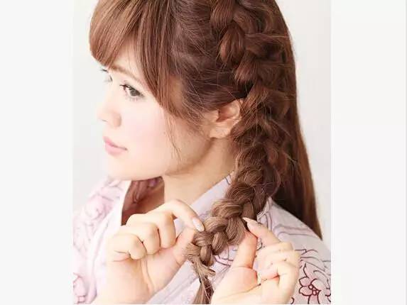 简单易懂又减龄的一款编发造型,侧编刘海编发教程简单又好看