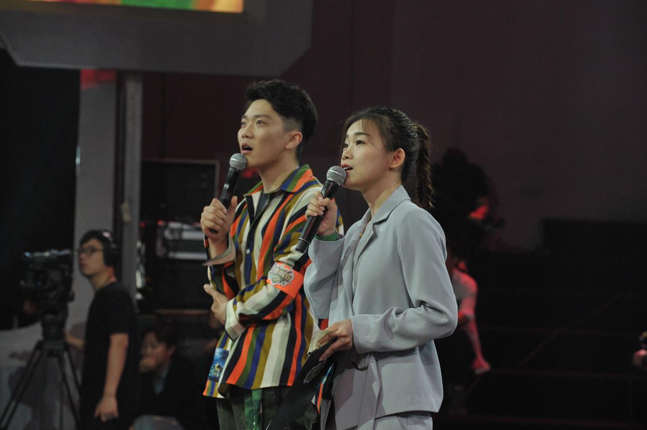 足球解说吴桐图片,足球解说吴桐多高