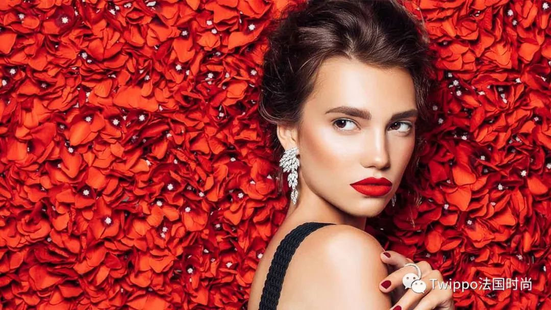 女人永远都缺一支口红,女人的一生中必须有一只口红