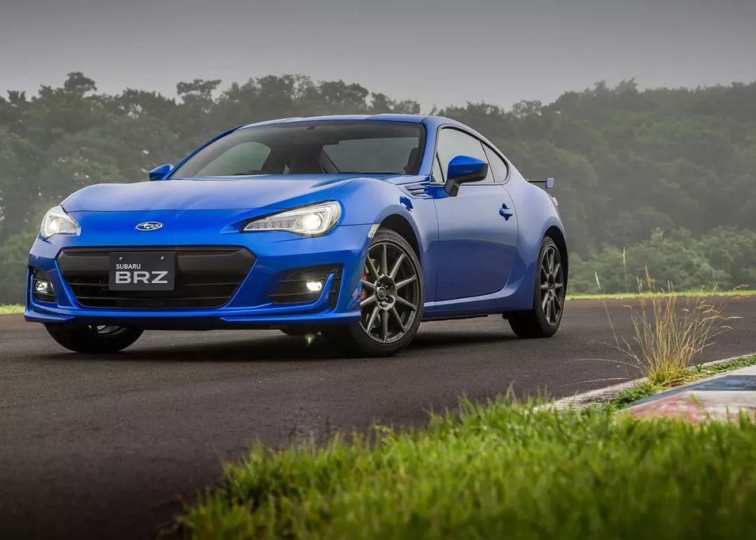 宝马z4和野马哪个性价比高,30万预算买宝马z4还是野马