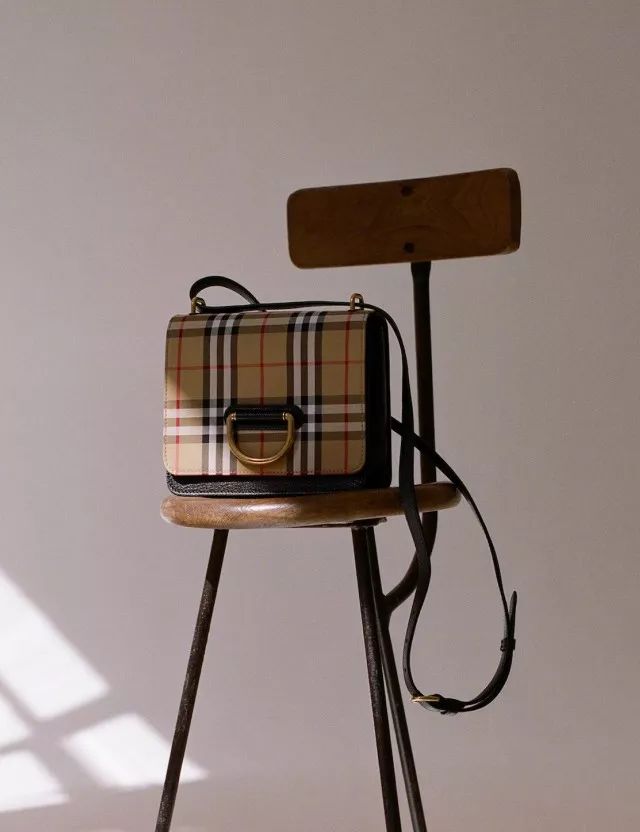 burberry经典手袋,burberry2019春夏包