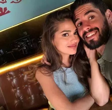 男单女双｜西班牙除了盛产帅哥还盛产姐弟恋？