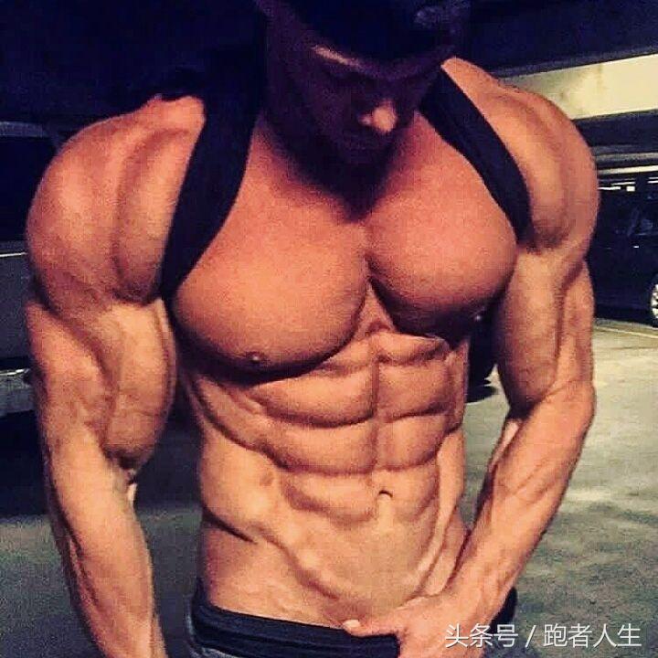男人胸较大怎么练胸肌,胸肌丰满的男人怎么练出来的
