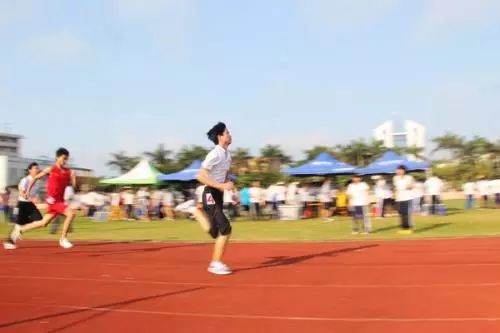 福建新一轮雨水来袭8级大风持续,福建10级大风