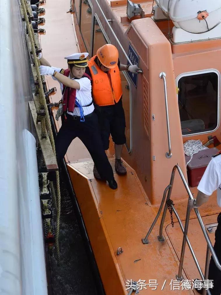 中国第一位上空间站女航天员,女引航员的真实生活照片