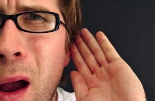 云南18岁女孩车祸死亡司机跑了,云南车祸20岁女孩当场死亡