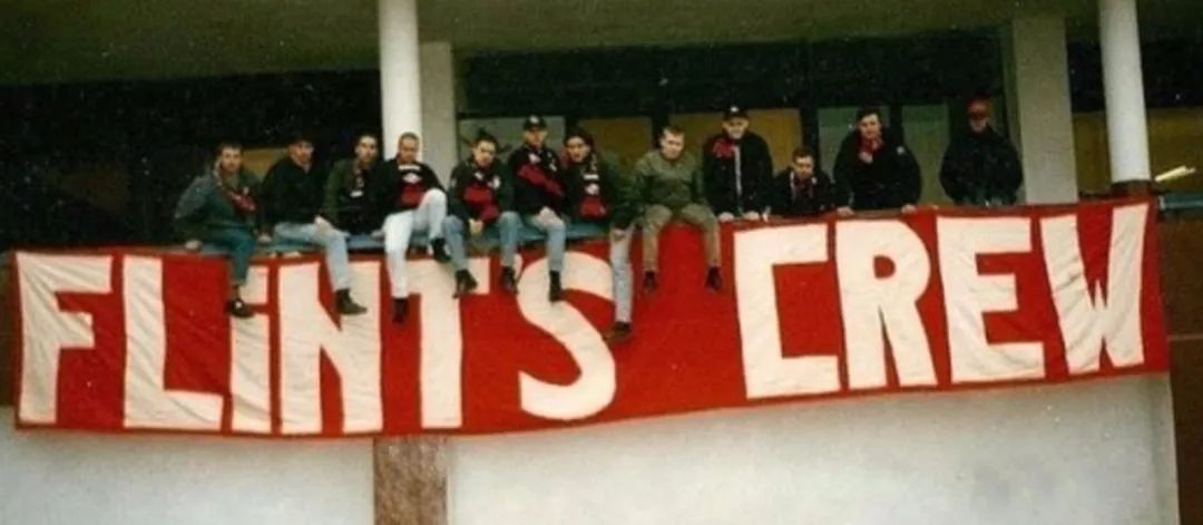 俄罗斯暴打英国足球流氓,俄罗斯足球怎么这么强