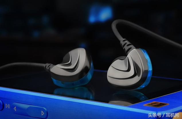 2000左右的入耳式耳机推荐,2000左右的入耳式耳机音质排行榜