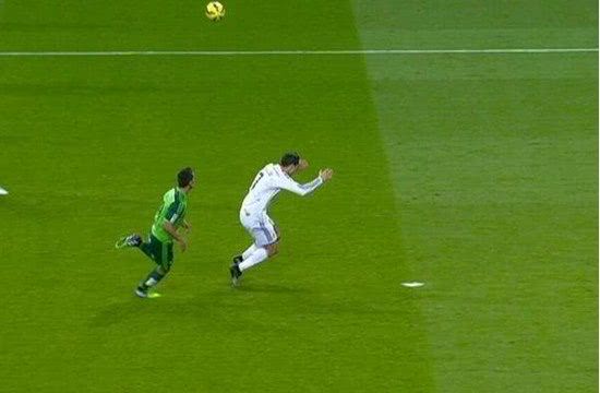 盘点c罗假摔视频,那些年c罗倒钩