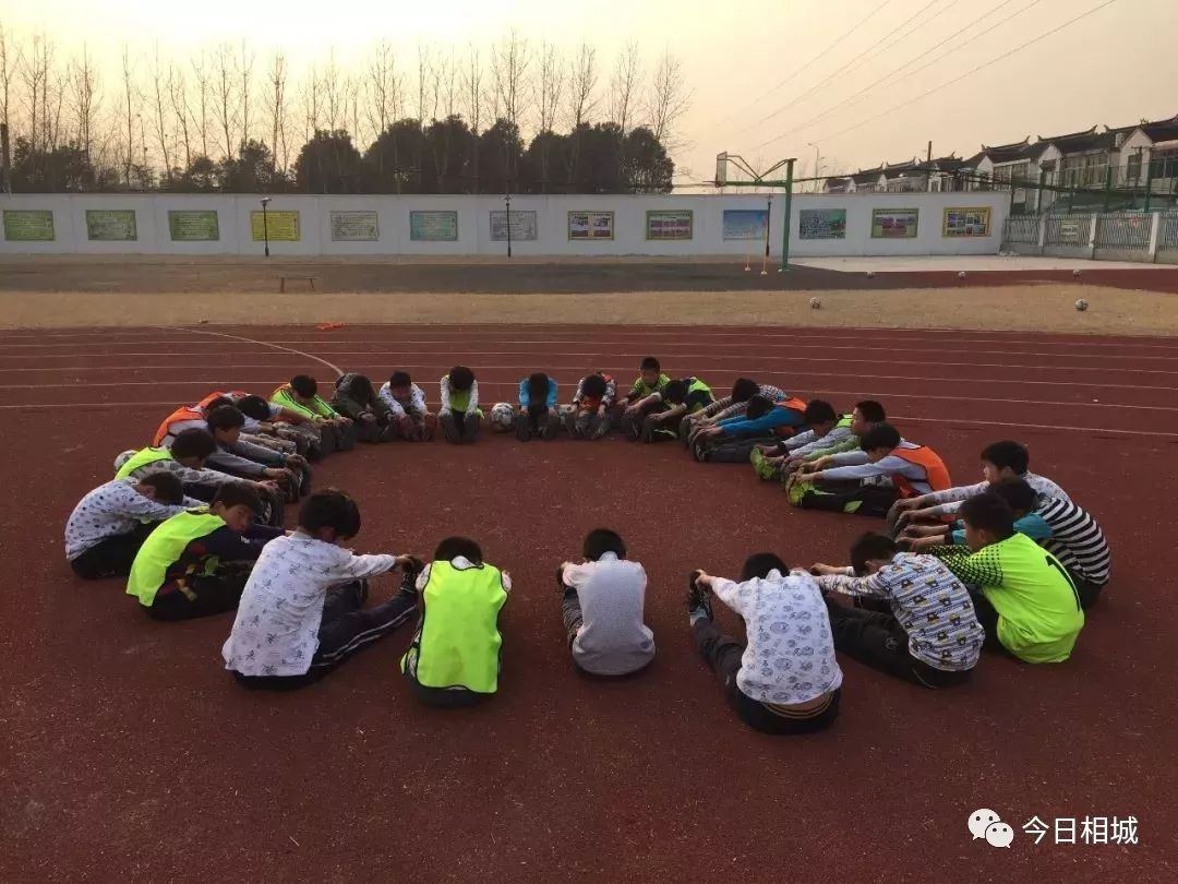 18岁的内马尔和现在的内马尔颜值,内马尔少年时期