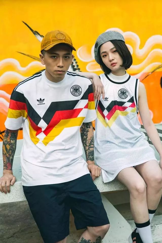 2022世界杯联名款轻奢杯,世界杯联名款足球