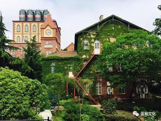 助力世界杯的三大啤酒厂，“啤酒+旅游”为何做的这么好？