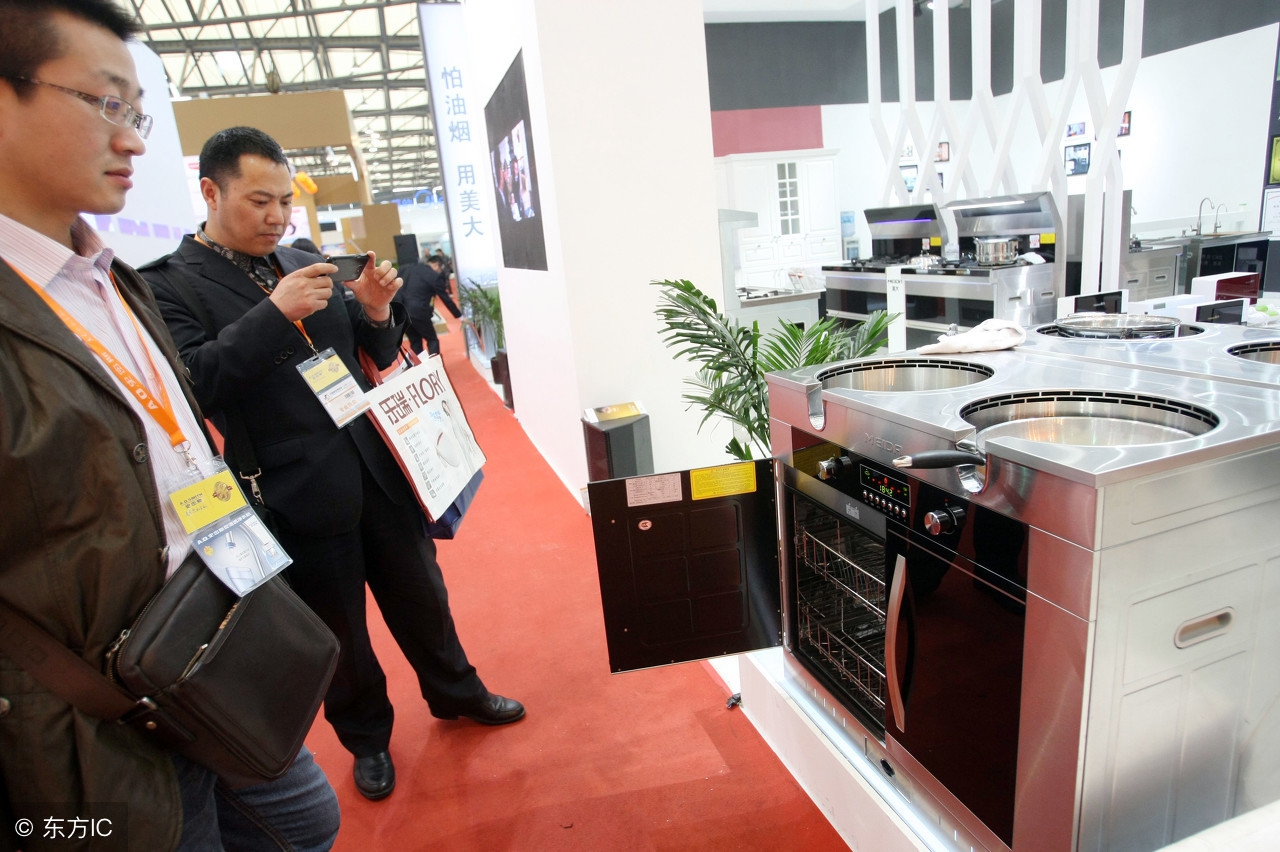 集成灶与传统灶如何来选择,集成灶和传统灶哪个更实惠