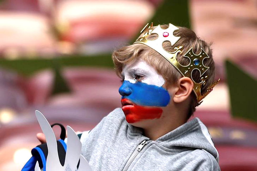 看球生气怎么哄,看球搞笑场面