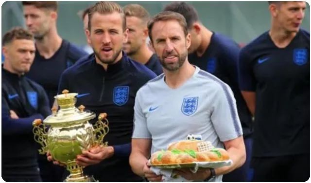 用经济学解释经济现象,足球全局解析