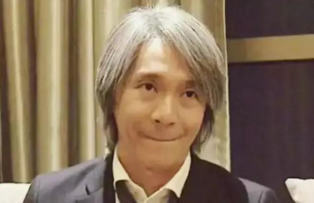 周星驰他有自闭症吗,周星驰自闭症真实照片