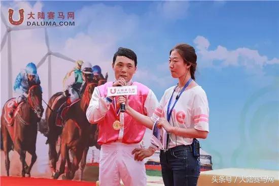 马术比赛纯血马,2018蒙古赛马传统耐力赛视频