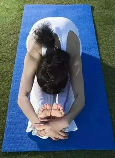 瑜伽保养卵巢,保养子宫卵巢的瑜伽动作