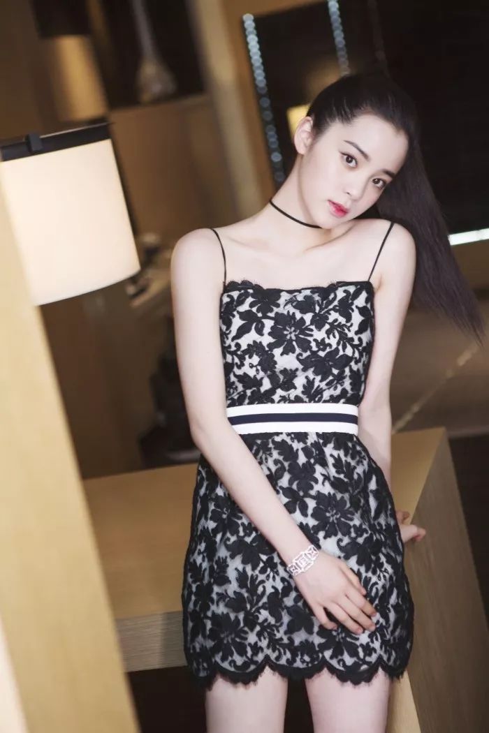 矮马尾扎发教程简单好看,你没见过的马尾扎法