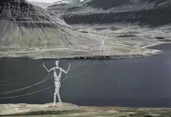 玩转世界杯，俄罗斯人居然连电力铁塔都不放过~