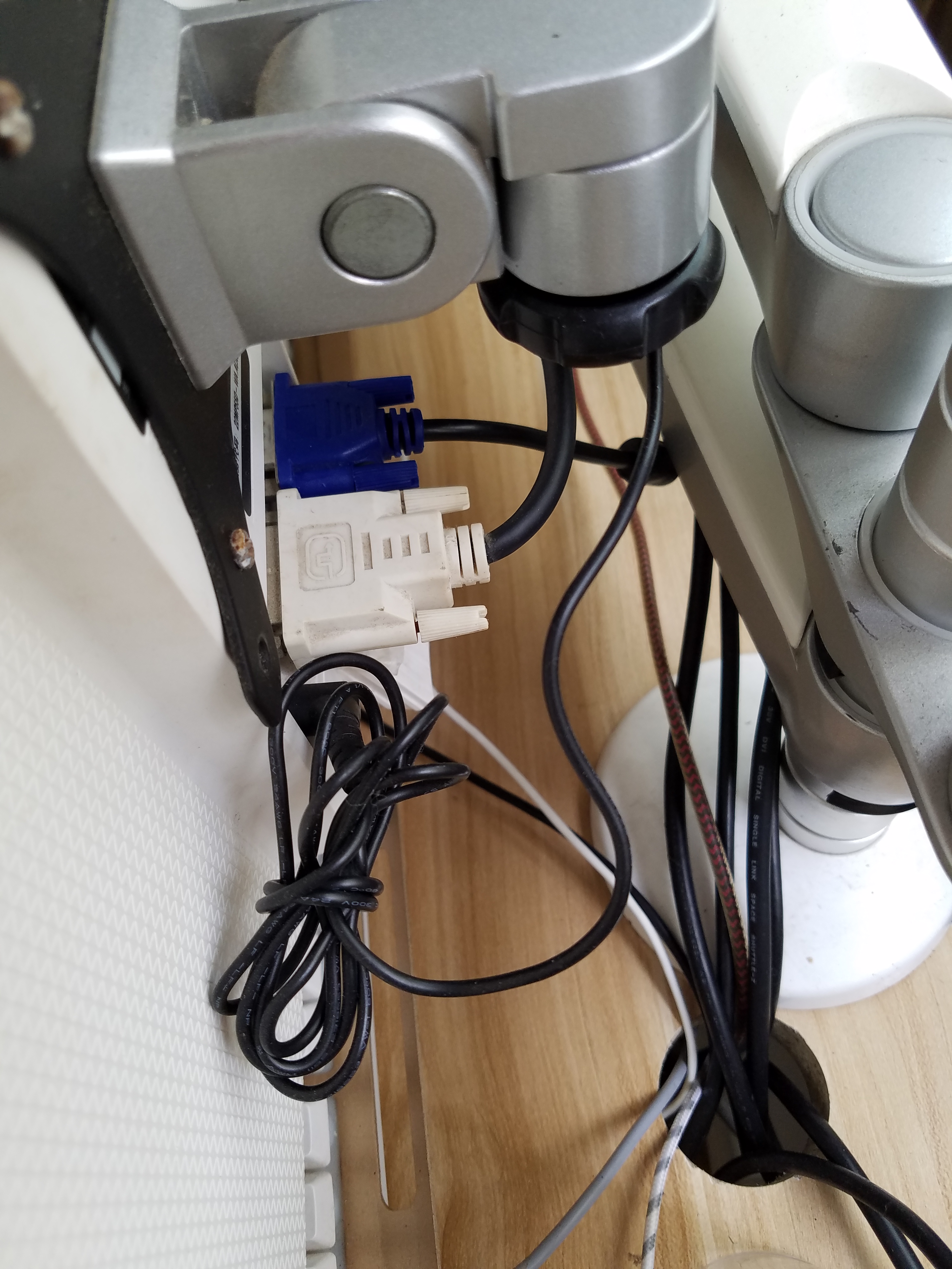 win10系统双屏显示怎么设置,win10双屏设置主显示器的方法