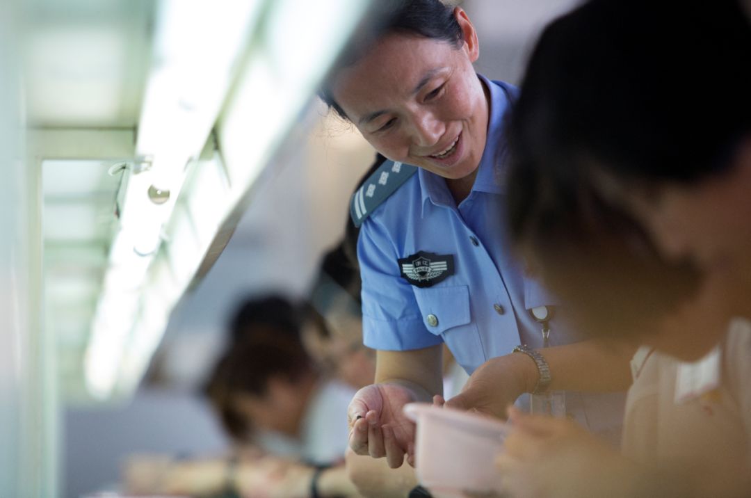 杭州四季青的美女老板,浙江杭州四季青批发市场女老板