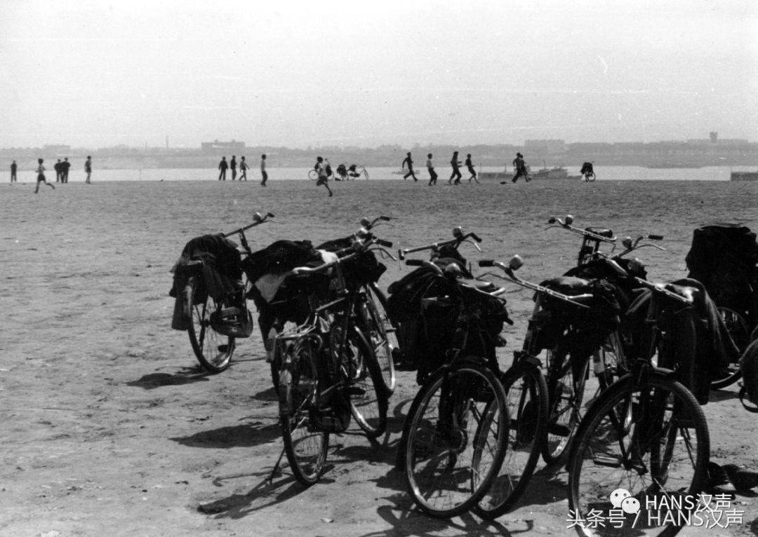 武汉银矿｜看看生你之前的爸妈，过得多潇洒？