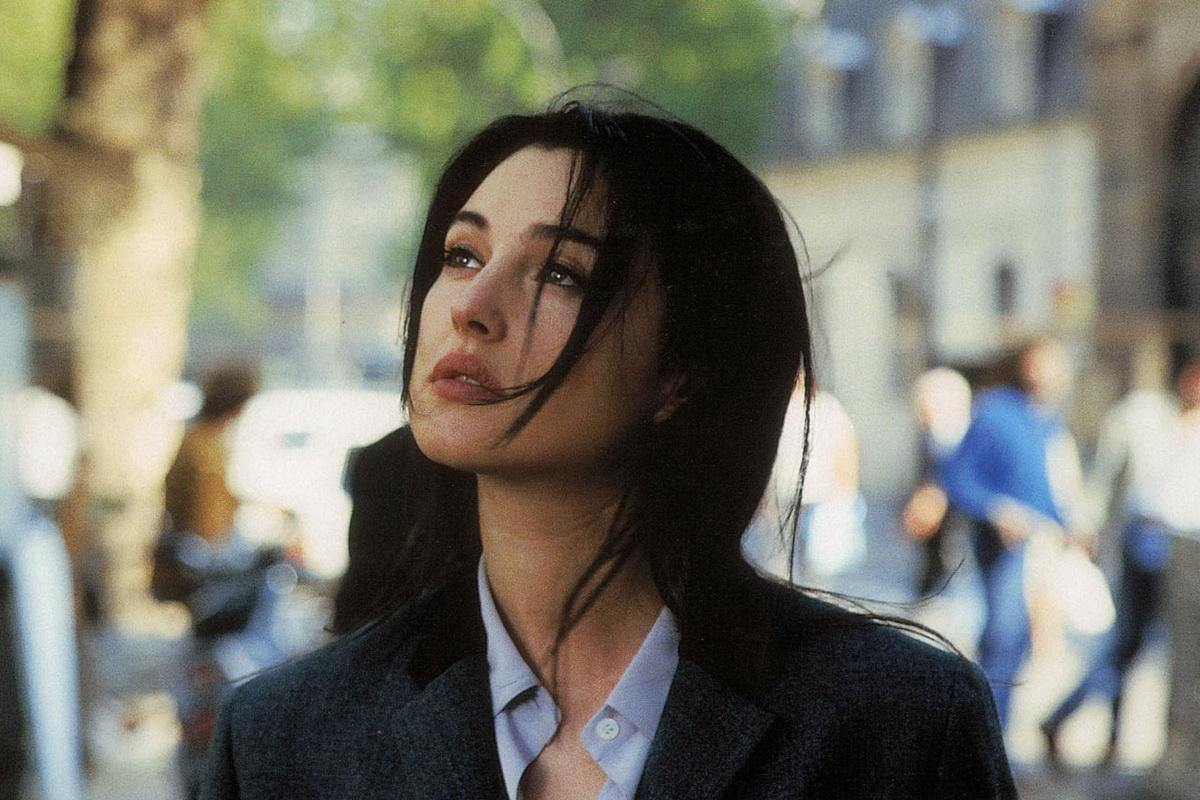 拥有让世人惊艳的美貌,和性感无比的曼妙身材!不愧是国宝级女神