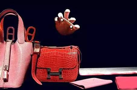 投行男撩妹指南:用奢侈品给女生讲金融,瞬间秒懂!