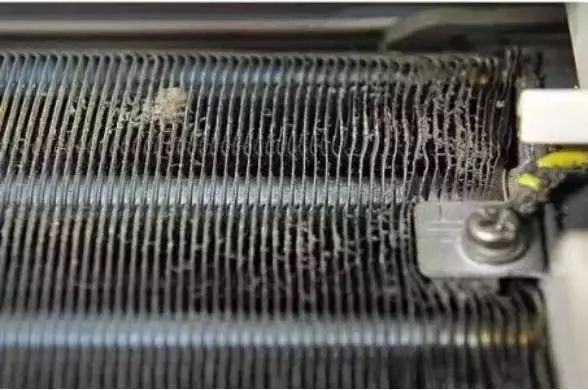 夏天一年没用的空调怎么洗,自己在家把空调洗一洗太脏了