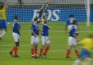 c罗的落叶球绝技,c罗的电梯球教学