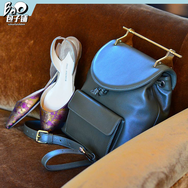 又来一波种草林允的双肩背秒变元气少女